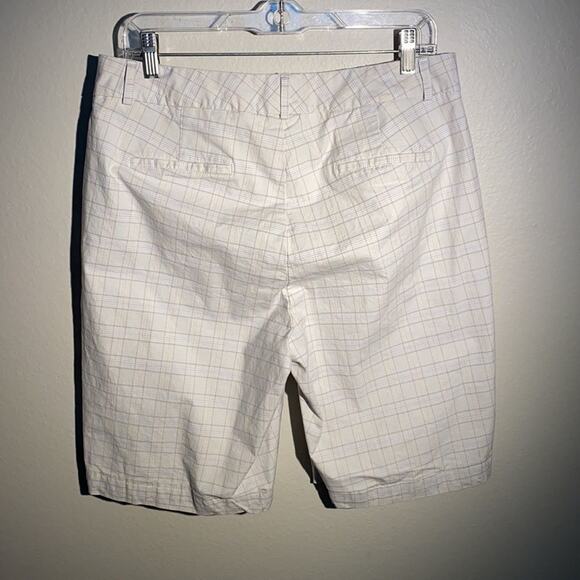 Dockers Plaid ideal fit metro Bermuda Shorts 10 - Picture 3 of 12